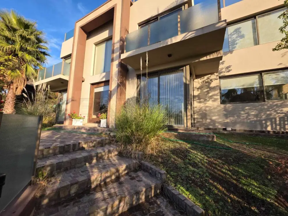 Casa de 4 dormitorios en Luján de Cuyo, foto 2