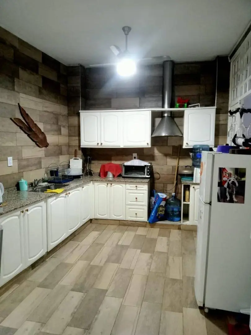 Casa de 4 dormitorios en Ciudad de Mendoza, foto 3