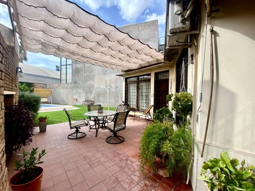 Casa de 4 dormitorios en Godoy Cruz, foto 2