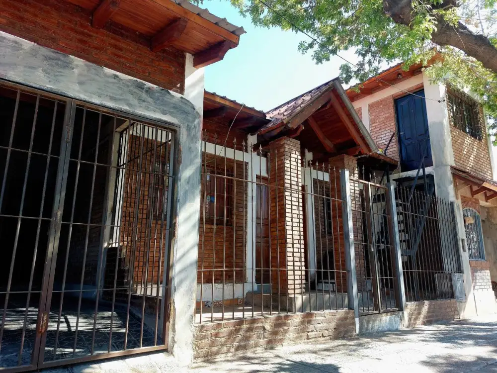 Casa de 6 dormitorios en Guaymallén, foto 2
