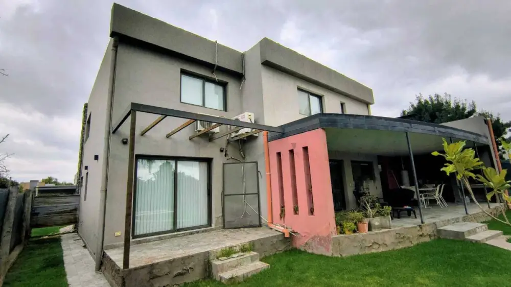 Casa de 4 dormitorios en Guaymallén, foto 4