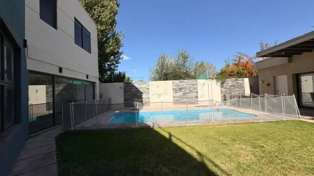 Casa de 5 dormitorios en Mayor Drummond, foto 4
