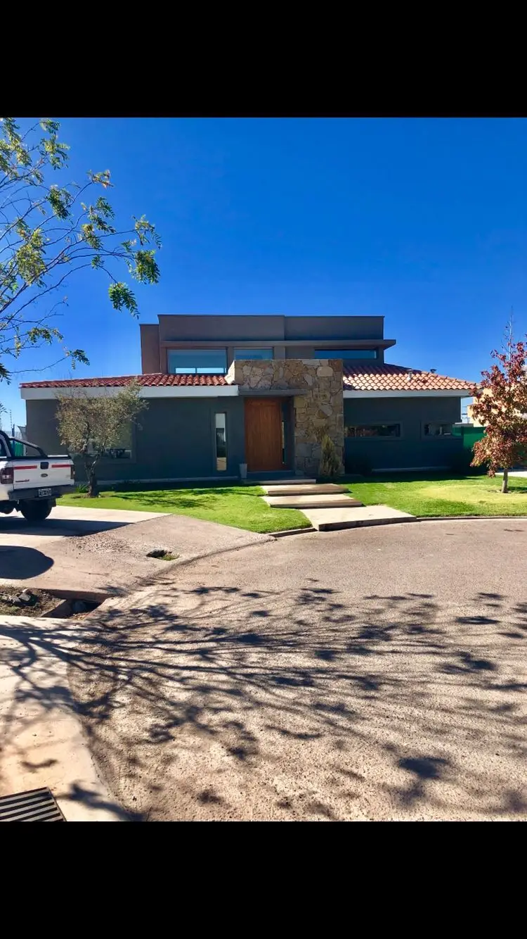 Casa de 3 dormitorios en VILLA ATILIA LUJAN DE CUYO, foto 2