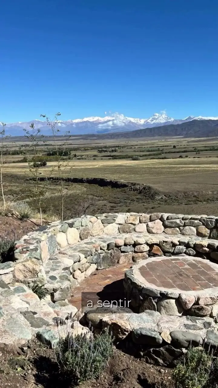 Vista a la cordillera desde una propiedad