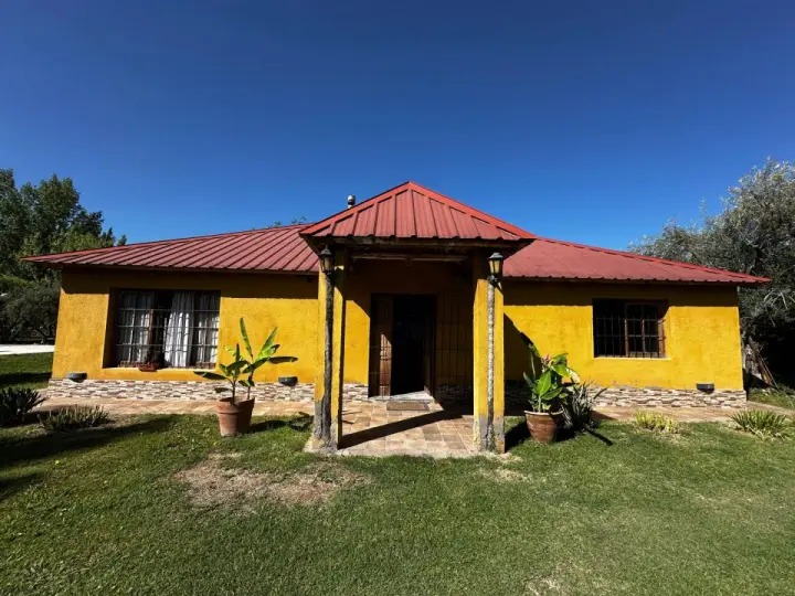 Casa de 2 dormitorios en Rodeo del Medio