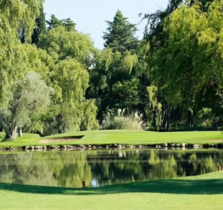 Lote de 471 m² en Club de Campo