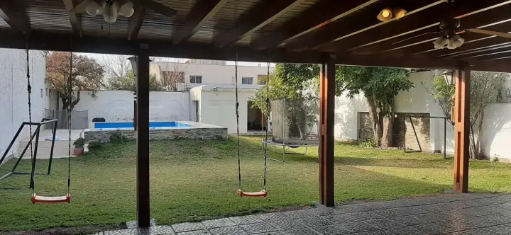 Casa de 4 dormitorios en Godoy Cruz, foto 1