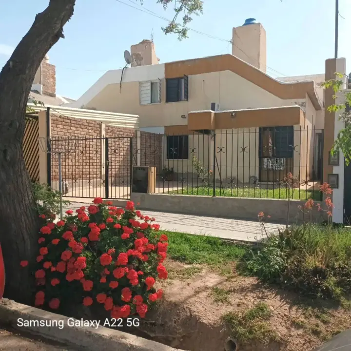 Casa de 4 dormitorios en Godoy Cruz