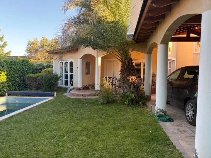 Casa de 3 dormitorios en Luján de Cuyo, foto 1