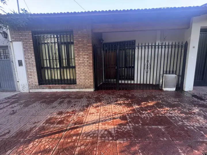 Casa de 2 dormitorios en Capilla del Rosario
