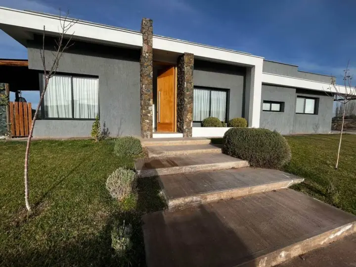 Casa de 4 dormitorios en Maipú