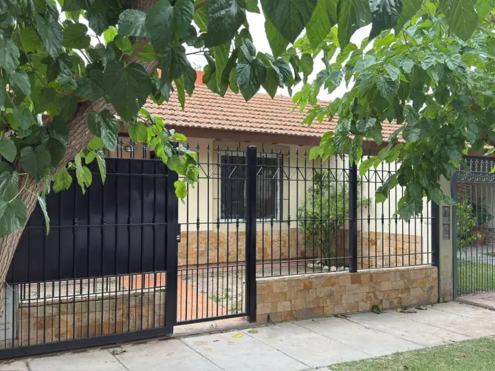 Casa de 3 dormitorios en Luján de Cuyo, foto 1