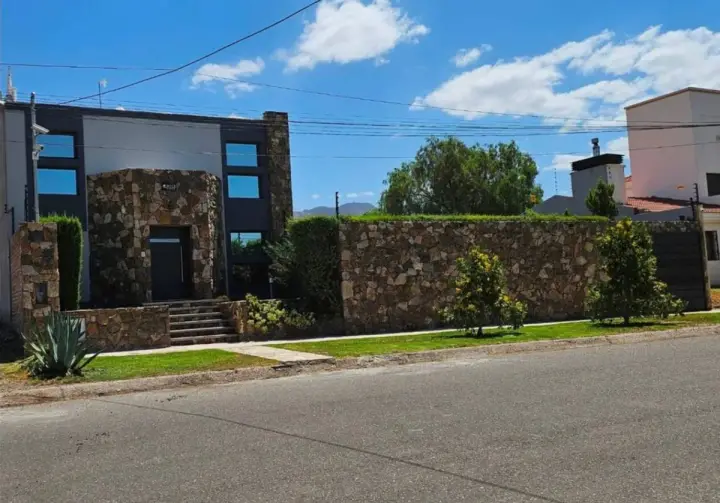 Casa de 3 dormitorios en El Challao