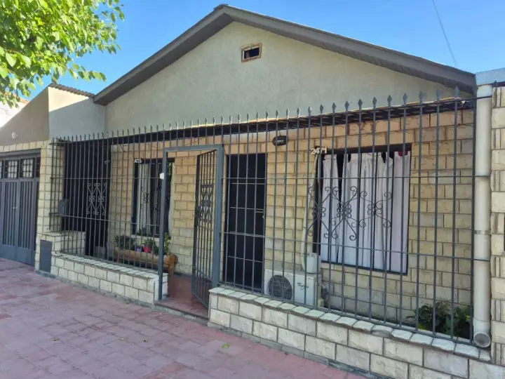 Casa de 6 dormitorios en Guaymallén