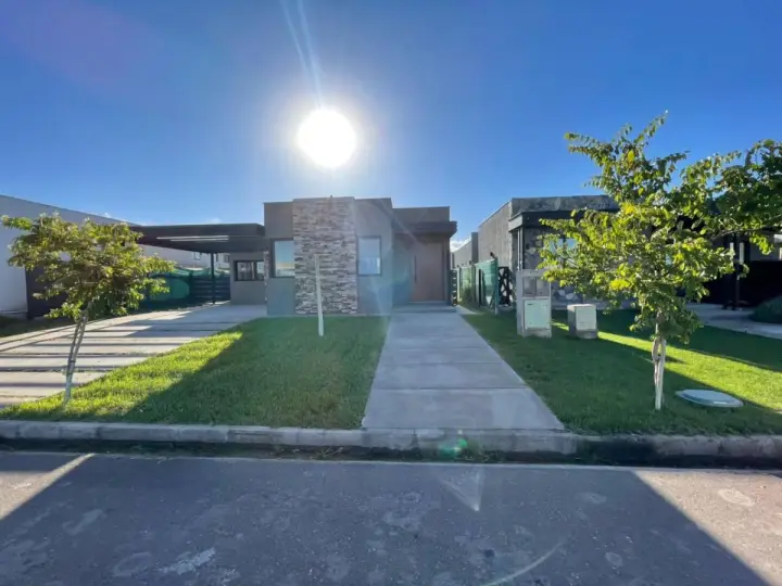 Casa de 3 dormitorios en Luján de Cuyo, foto 1