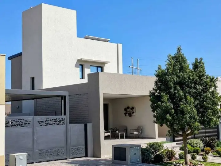 Casa de 3 dormitorios en Guaymallén, foto 1