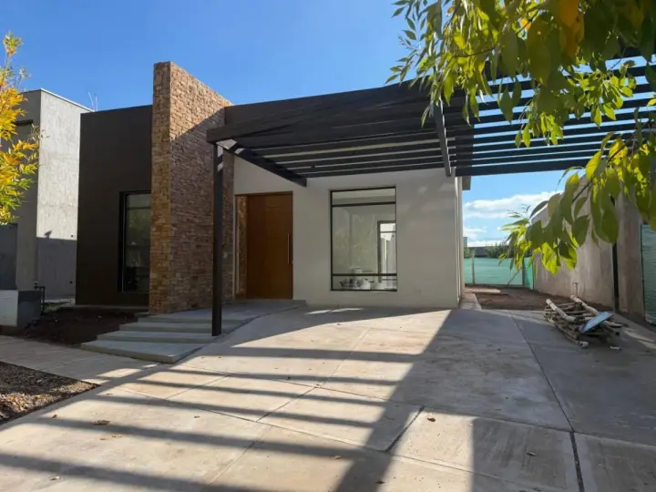 Casa de 3 dormitorios en Mayor Drummond