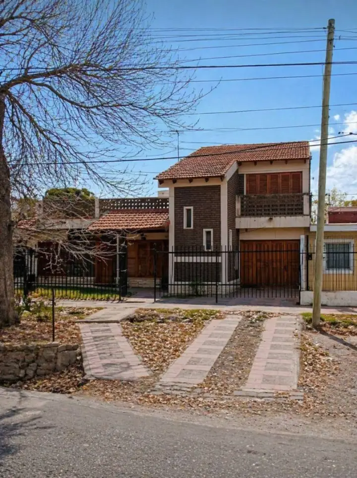Casa de 4 dormitorios en Luján de Cuyo, foto 1
