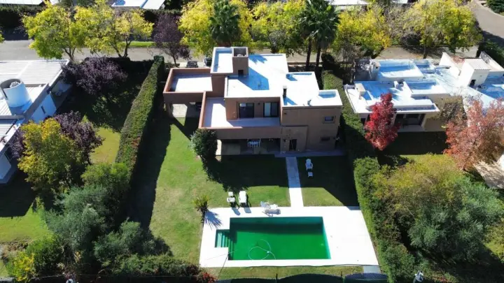Casa de 3 dormitorios en Chacras de Coria