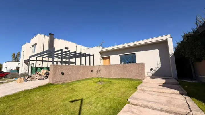 Casa de 3 dormitorios en Luján de Cuyo