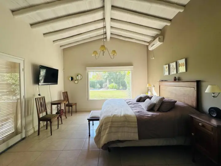 Casa de 5 dormitorios en Chacras de Coria
