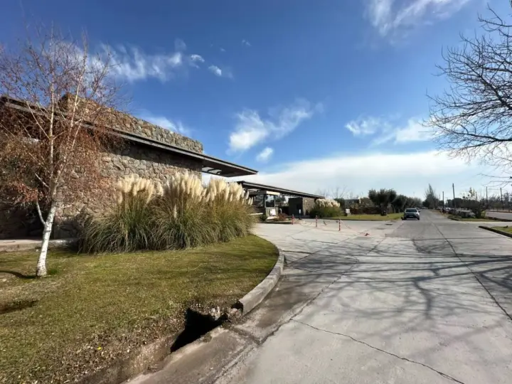 Lote de 347 m² en Luzuriaga