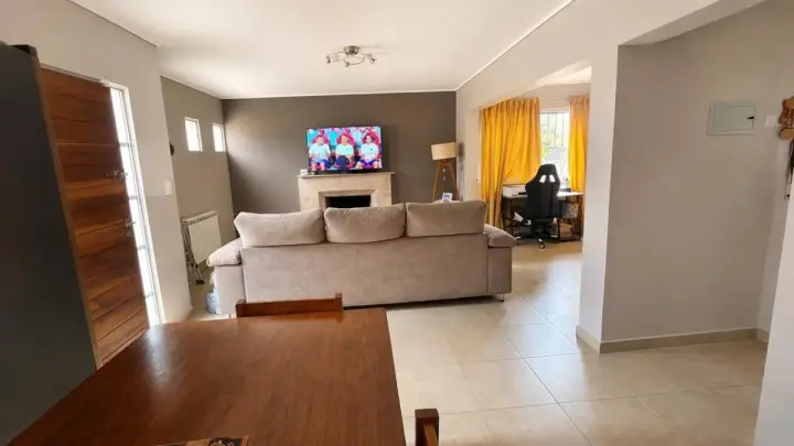 Casa de 3 dormitorios en Sexta Sección
