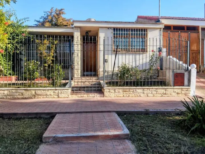 Casa de 3 dormitorios en Godoy Cruz
