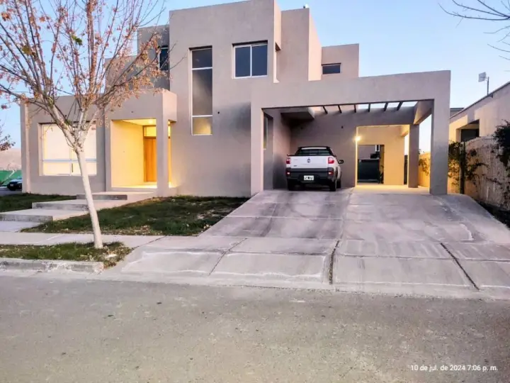 Casa de 3 dormitorios en Luján de Cuyo