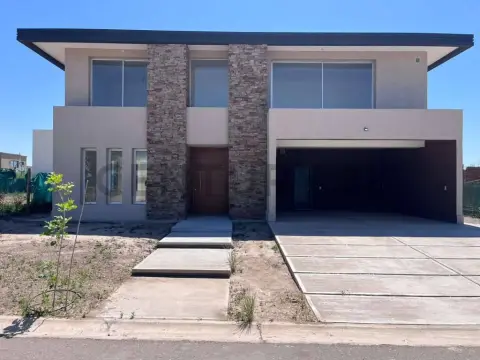 Casa de 3 dormitorios en Luján de Cuyo