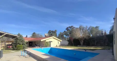 Casa de 4 dormitorios en Luján de Cuyo