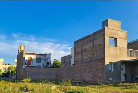 Lote de 100 m² en villa Catalina